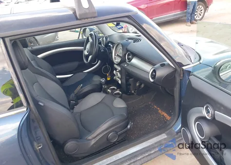 2010 Mini Cooper z USA, uszkodzony, nr VIN WMWMF3C54ATU76208